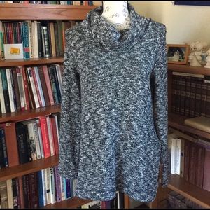 Splendid turtle neck sweater